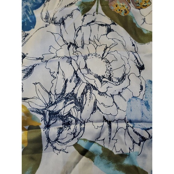 Vince Camuto Multifunctional Square XL Floral Butterflies Scarf 48" x 48" - Picture 2 of 8